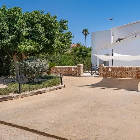 Jessella Villa *